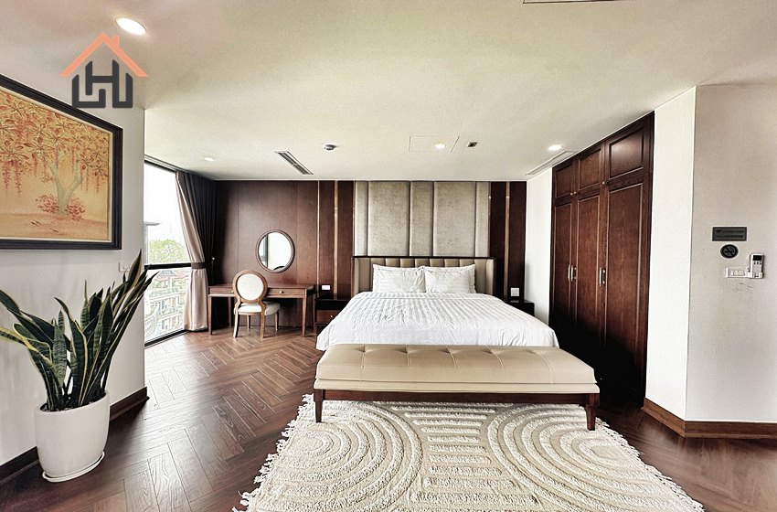 Lake-view duplex 3 bedroom apartment in Tay Ho, Hanoi