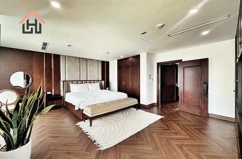 Lake-view duplex 3 bedroom apartment in Tay Ho, Hanoi