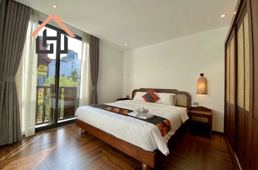 Good quality 3 bedroom apartment with balcony for rent in Tay Ho, Hanoi