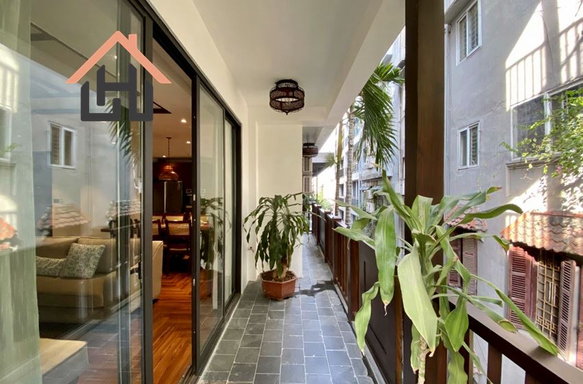 Good quality 3 bedroom apartment with balcony for rent in Tay Ho, Hanoi