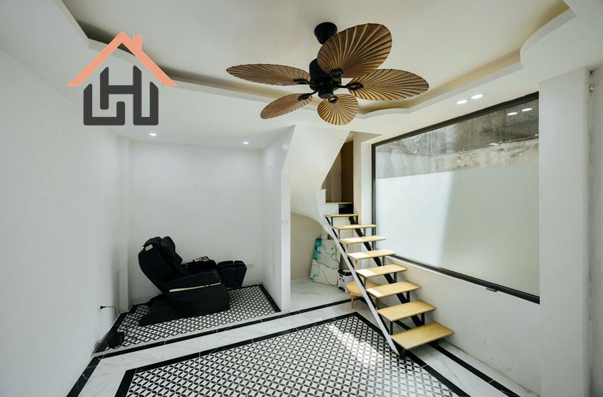 5-Storey House for Rent Near Hanoi Old Quarter, Ba Dinh District
