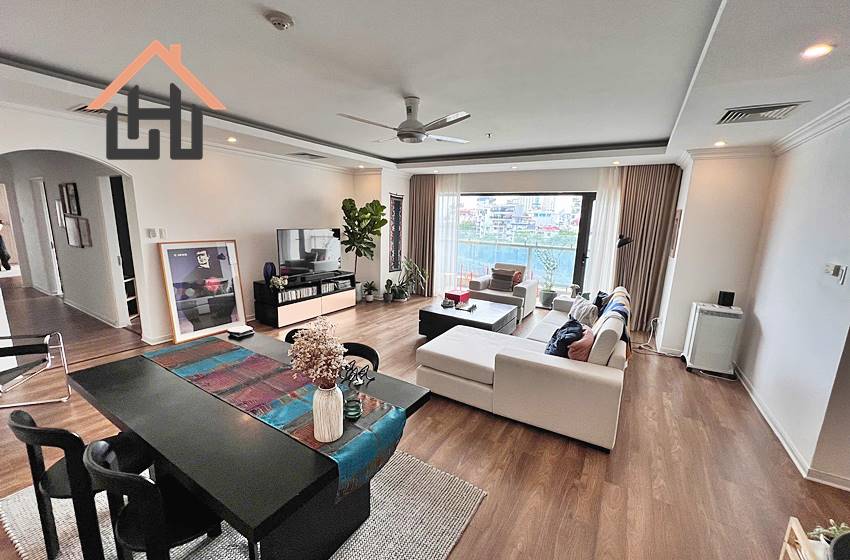Spacious and well-designed 3-bedroom apartment