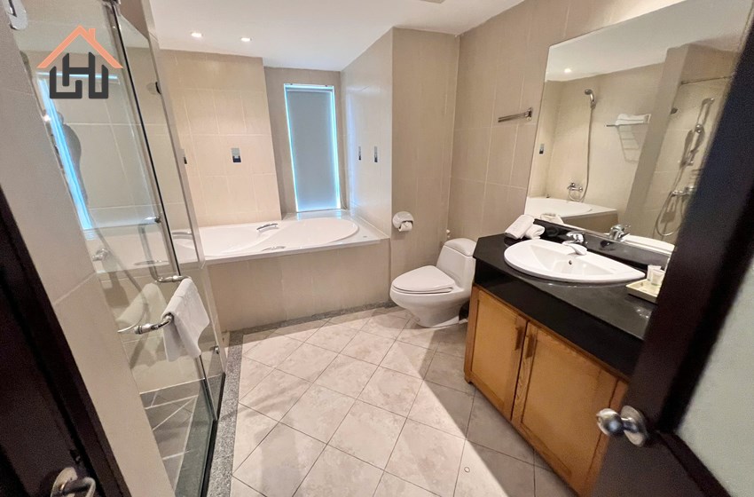 High floor apartment for rent in Elegant Ha Hoi in Hoan Kiem district