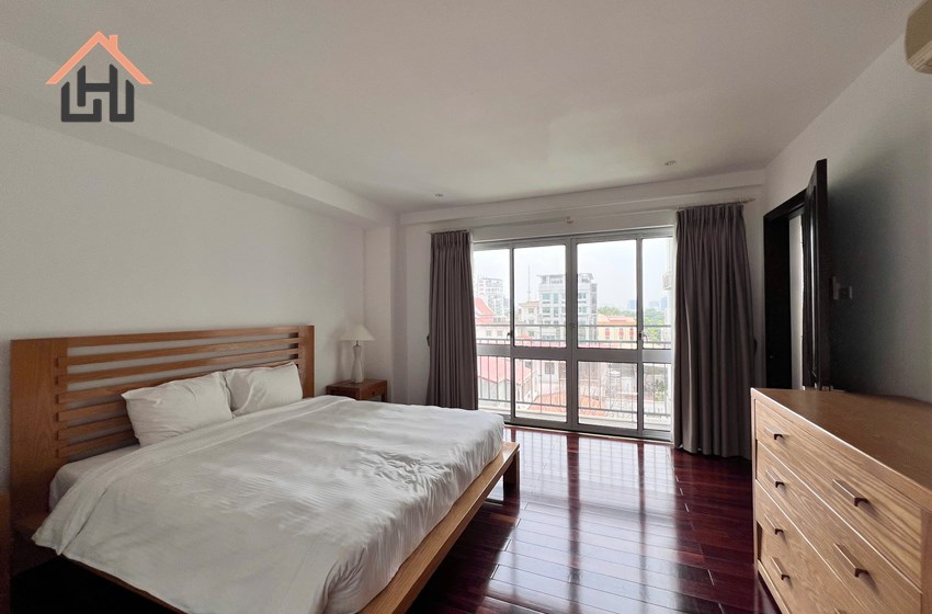 High floor apartment for rent in Elegant Ha Hoi in Hoan Kiem district