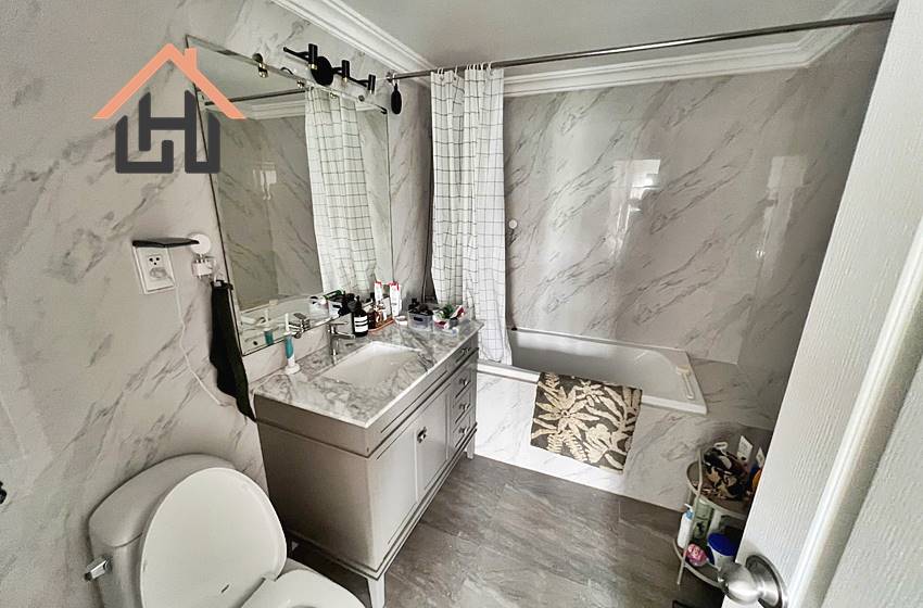 Spacious and well-designed 3-bedroom apartment