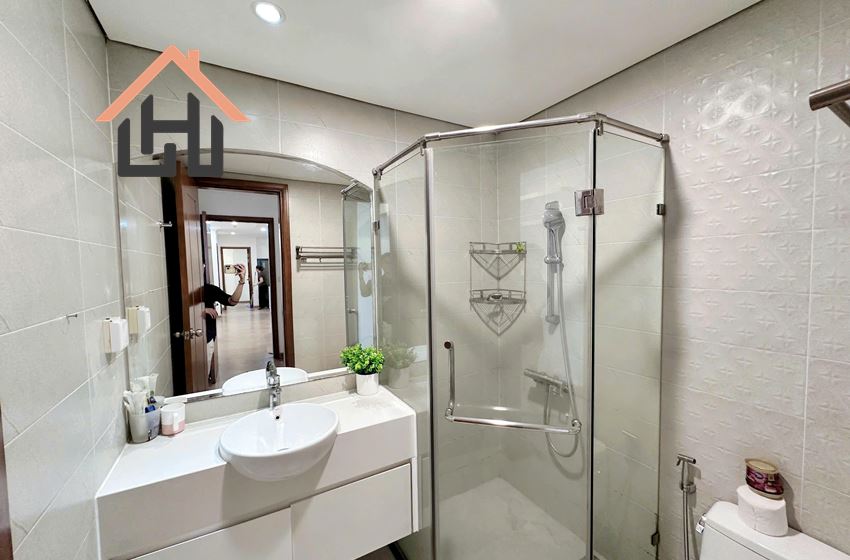 Modern 4 Bedroom Apartment in Vinhomes Times City, Hanoi