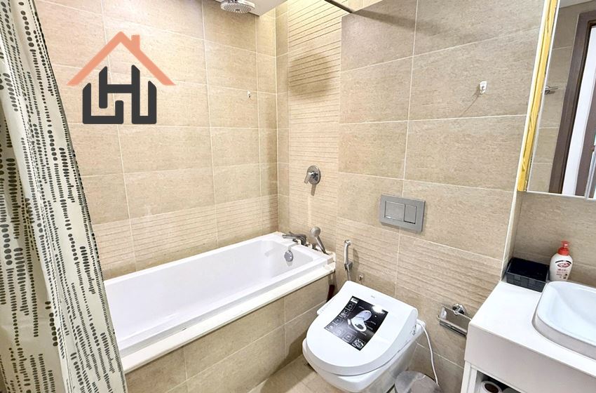Bright & Stylish 1-Bedroom at Vinhomes Metropolis, Hanoi