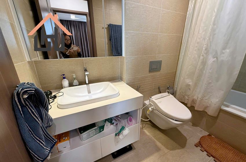 Fully Furnished 1BR with City View in Vinhomes Metropolis, Hanoi