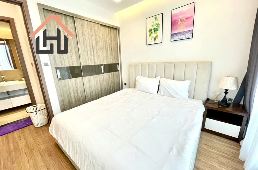 Modern 1BR Apartment with City View, Vinhomes Metropolis, Hanoi
