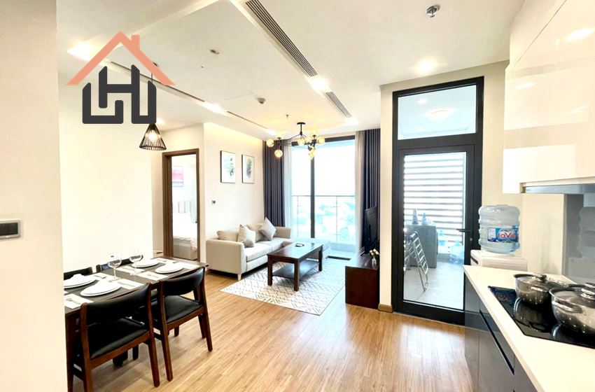 Modern 1BR Apartment with City View, Vinhomes Metropolis, Hanoi
