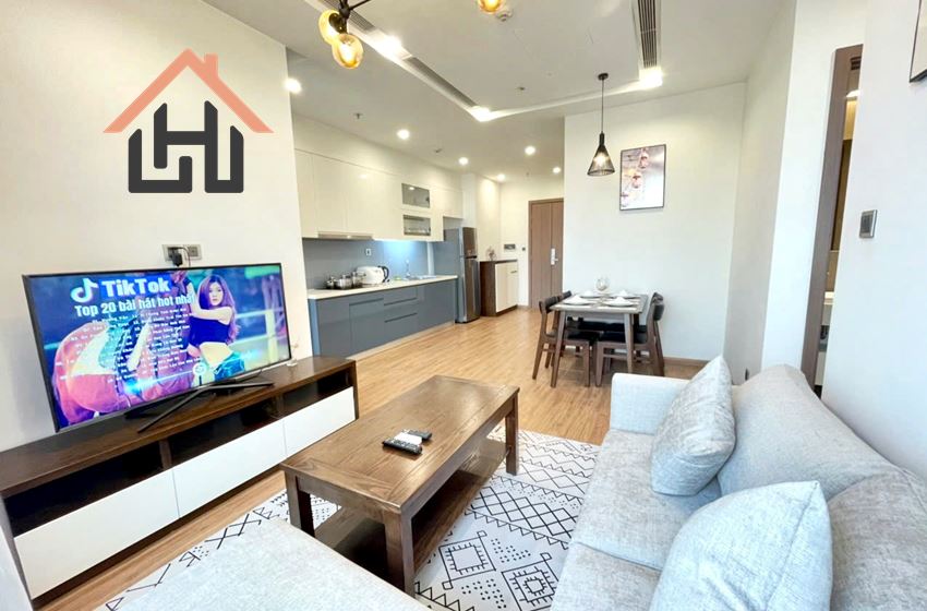 Modern 1BR Apartment with City View, Vinhomes Metropolis, Hanoi