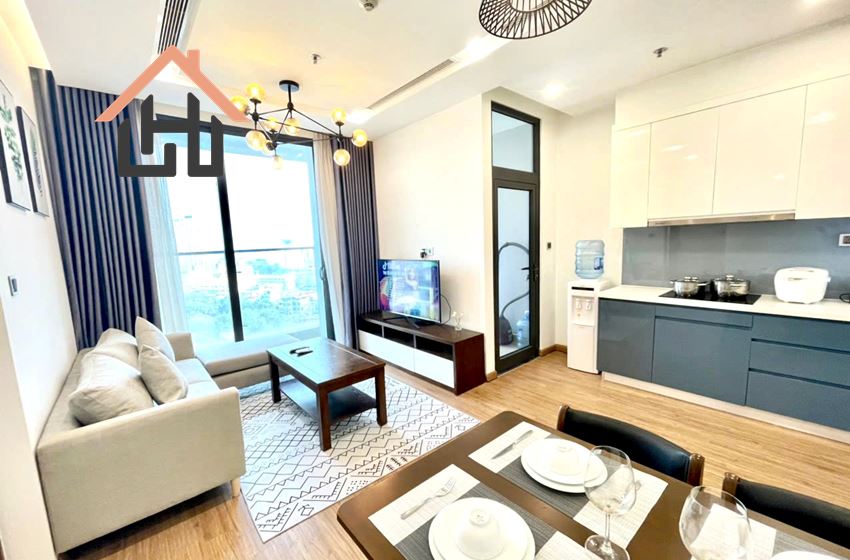 Modern 1BR Apartment with City View, Vinhomes Metropolis, Hanoi