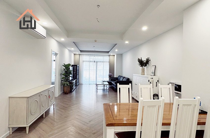 Beautifull 2 bedroom condominium for rent in Royal City, Hanoi