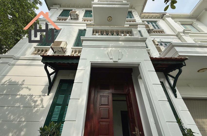 Nice 4 bedroom villa for rent in Block G, Ciputra, Hanoi