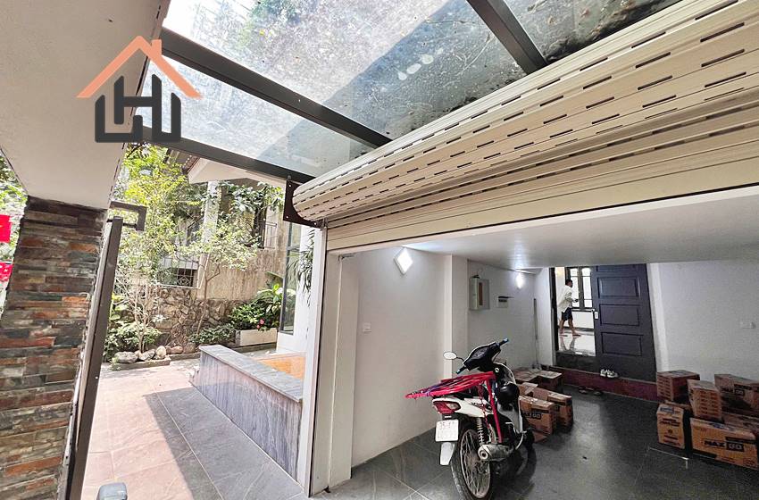 Beautiful house with 5 bedroom for rent in Tay Ho, Hanoi