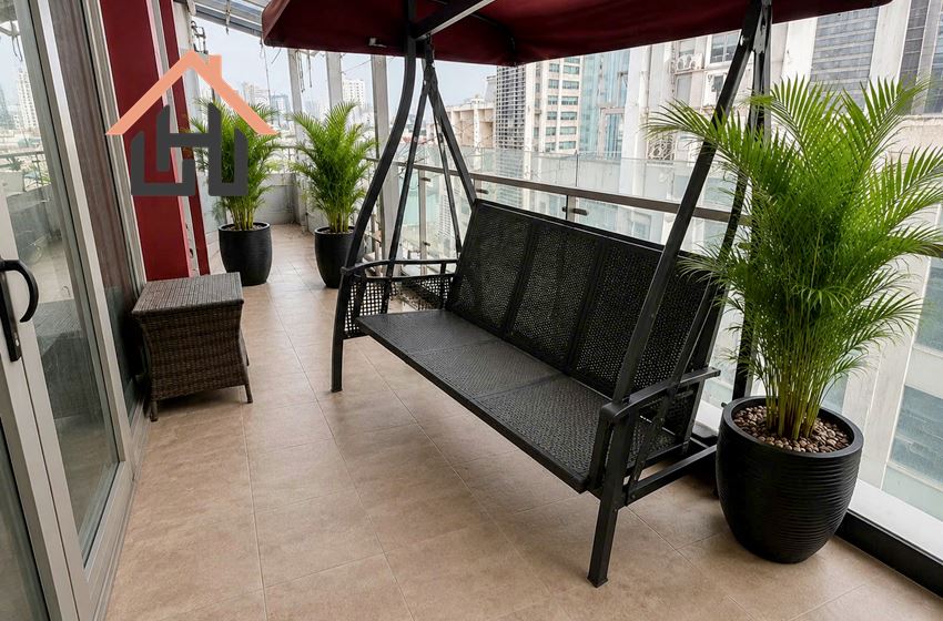 Modern 2-Bedroom Duplex Apartment with City View, Kim Mã, Ba Dinh