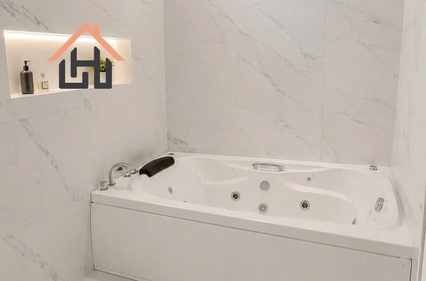 Modern 2-Bedroom Duplex Apartment with City View, Kim Mã, Ba Dinh