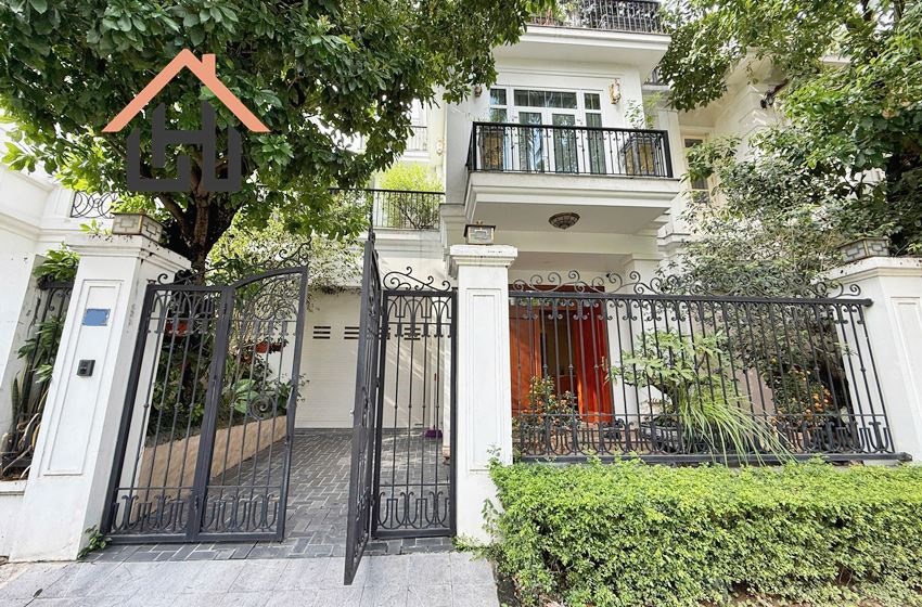 Spacious 4 bedroom villa for rent in Block C, Ciputra, Hanoi