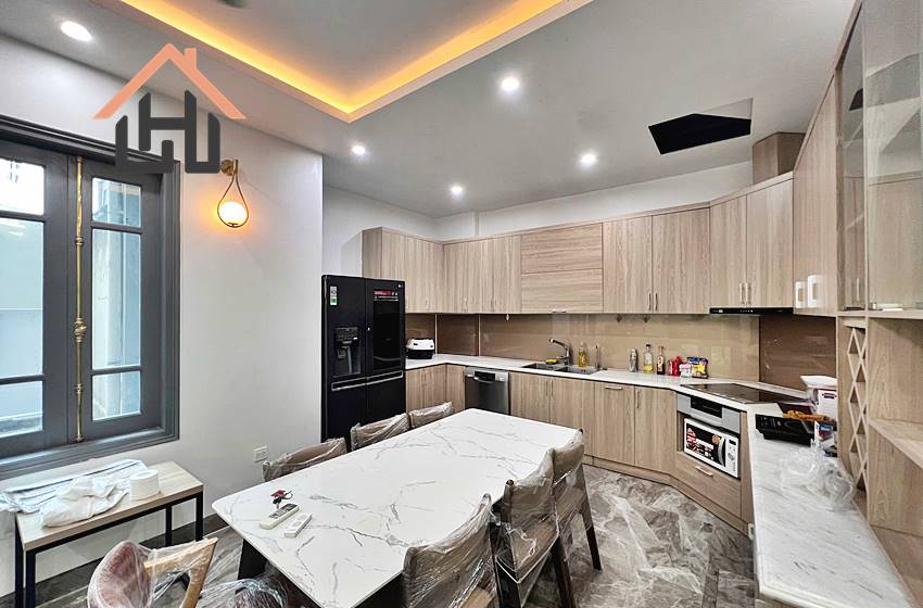 Beautiful house with 5 bedroom for rent in Tay Ho, Hanoi