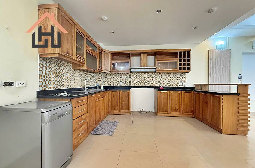 5-Bedroom House with Private Swimming Pool for Rent in Tay Ho
