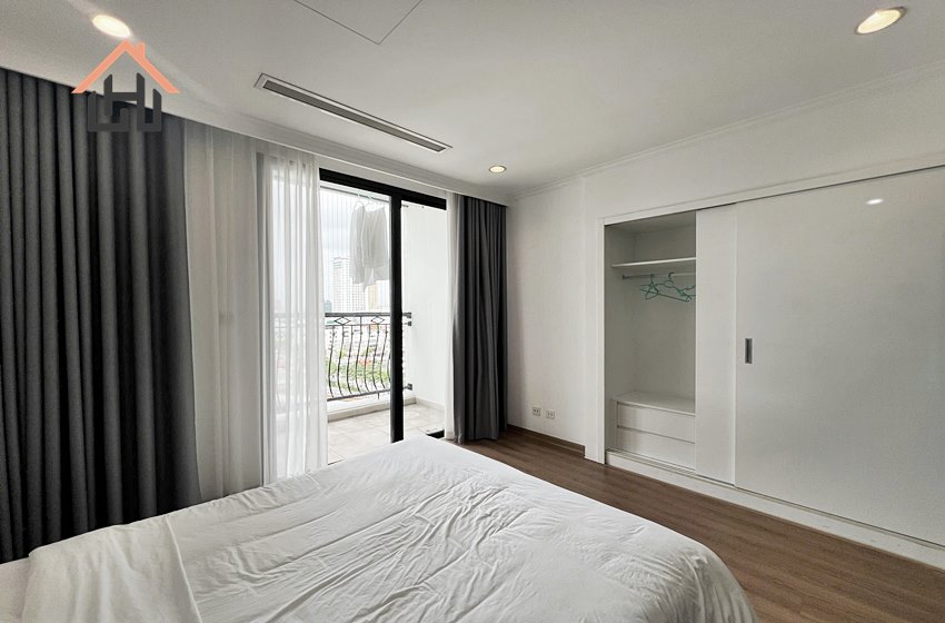 Fully furnished 1 bedroom apartment for rent in Royal City, Hanoi