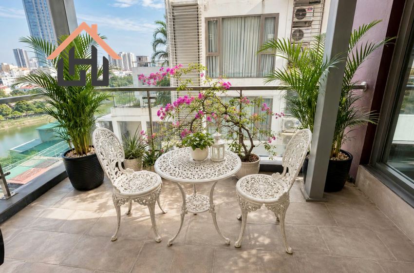 Modern 2-Bedroom Duplex Apartment with City View, Kim Mã, Ba Dinh