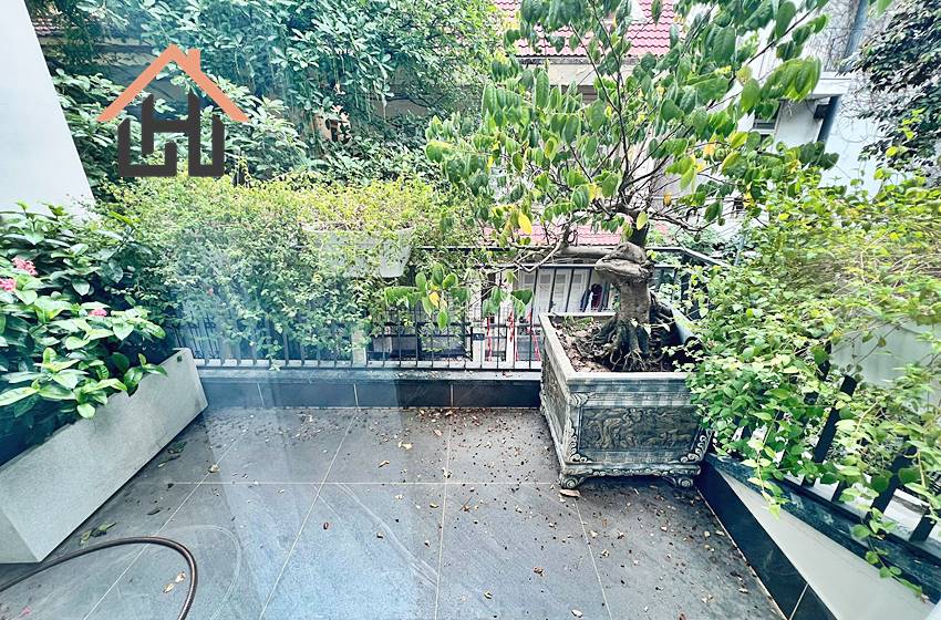Beautiful house with 5 bedroom for rent in Tay Ho, Hanoi