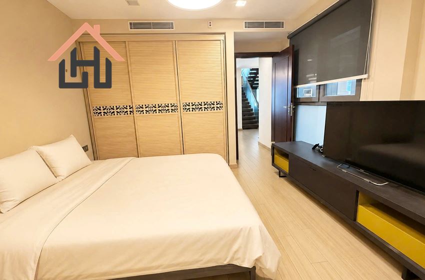 Modern 2-Bedroom Duplex Apartment with City View, Kim Mã, Ba Dinh
