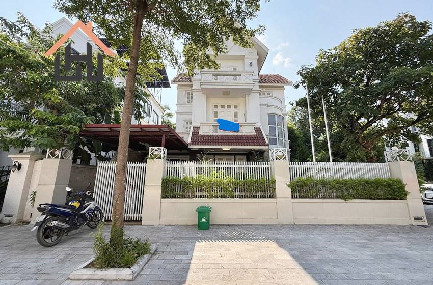 Charming villa for rent in Ciputra, Hanoi