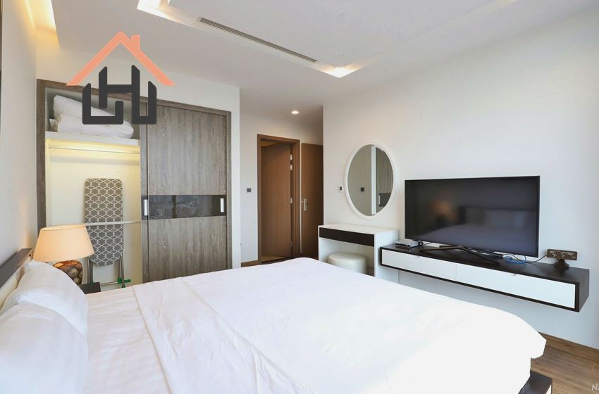 High-Floor 2-Bedroom Apartment with City View, Vinhomes Metropolis, Hanoi