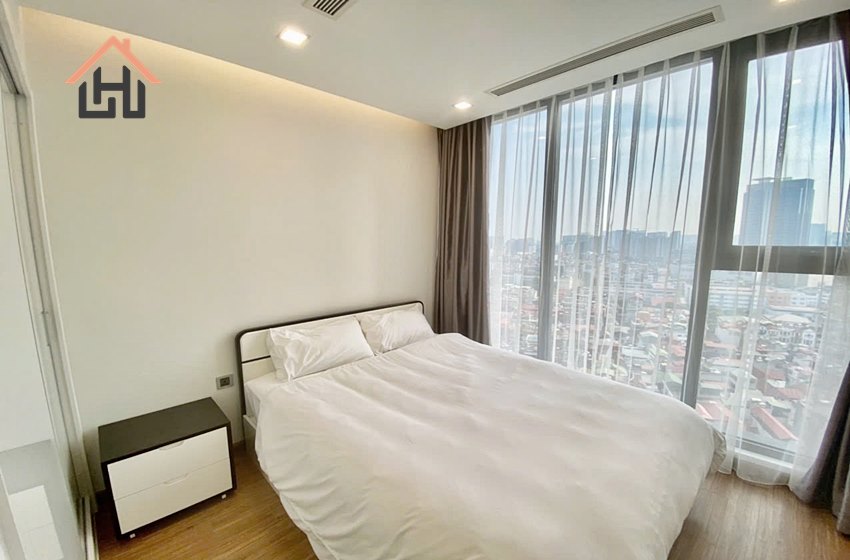 Nice 2 bedroom apartment for rent in Vinhomes Metropolis, Hanoi