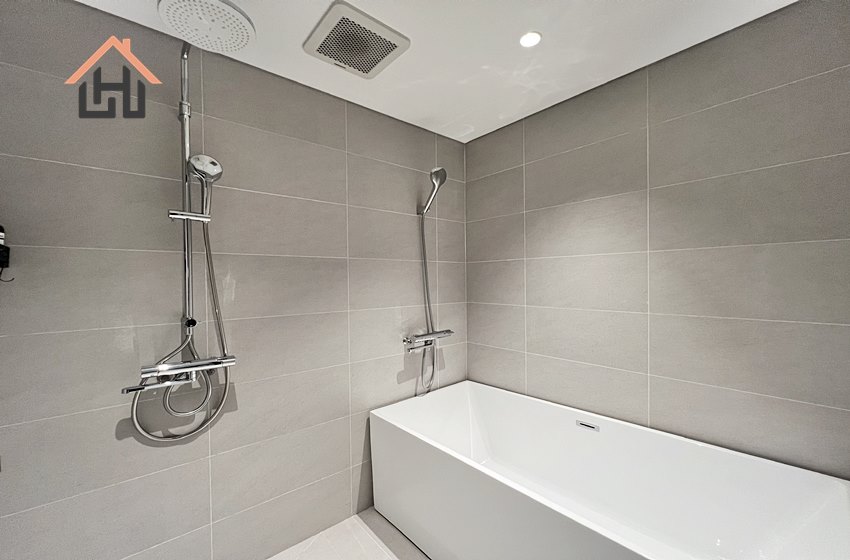 Beautiful 2 bedroom apartment for rent in Hoan Kiem with spacious balcony, Hanoi