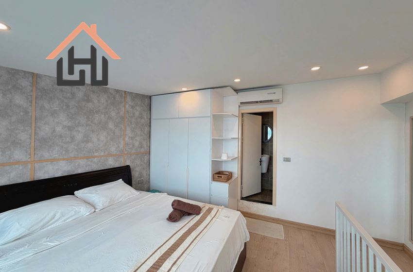 Stunning 1-Bedroom Duplex Apartment with lakeiew, Hanoi