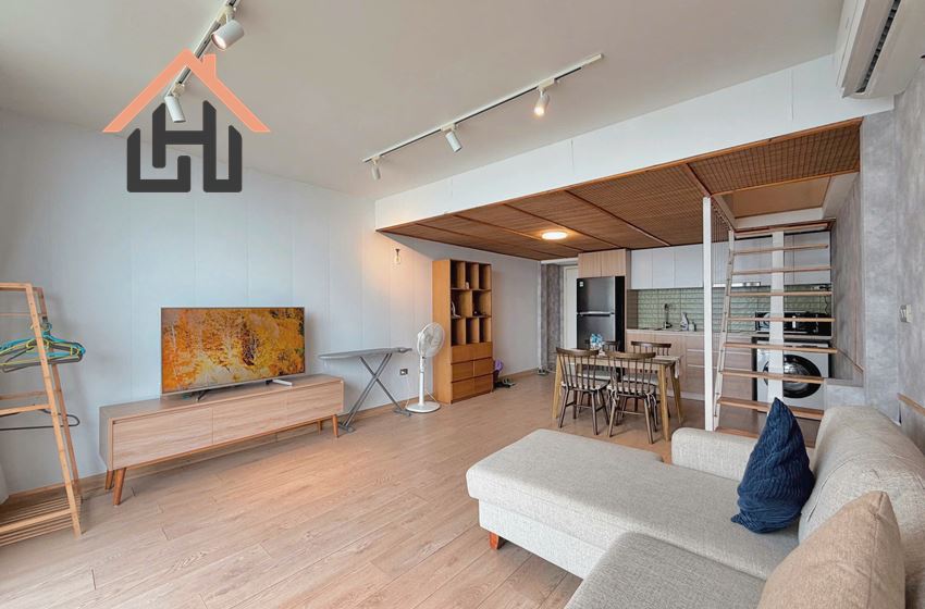 Stunning 1-Bedroom Duplex Apartment with lakeiew, Hanoi
