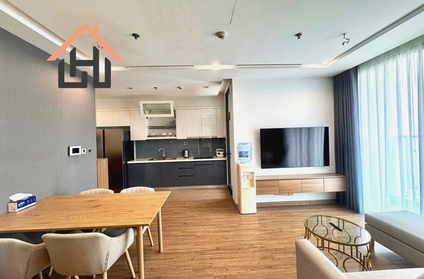 Bright & Stylish 2BR Apartment with Modern Furnishings, Vinhomes Metropolis, Hanoi