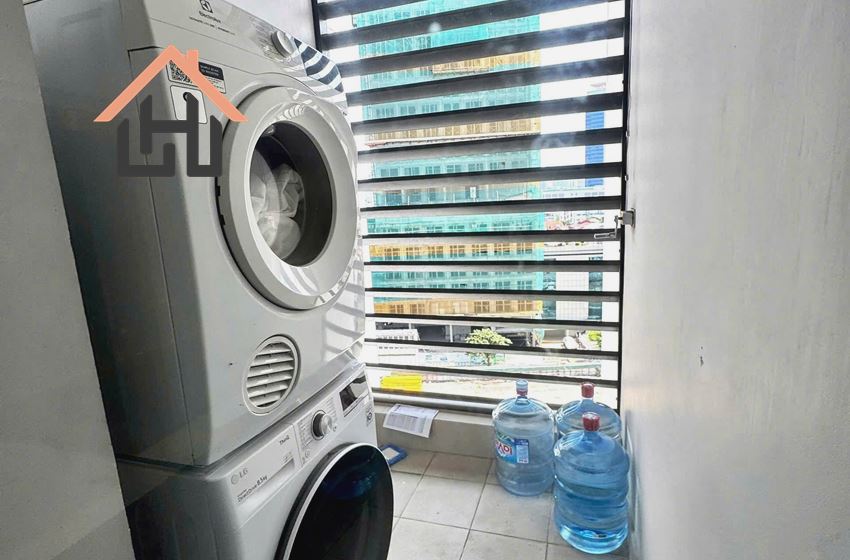 Bright & Stylish 2BR Apartment with Modern Furnishings, Vinhomes Metropolis, Hanoi