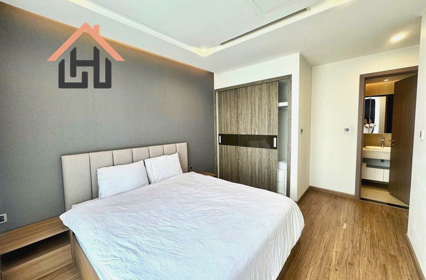 Bright & Stylish 2BR Apartment with Modern Furnishings, Vinhomes Metropolis, Hanoi
