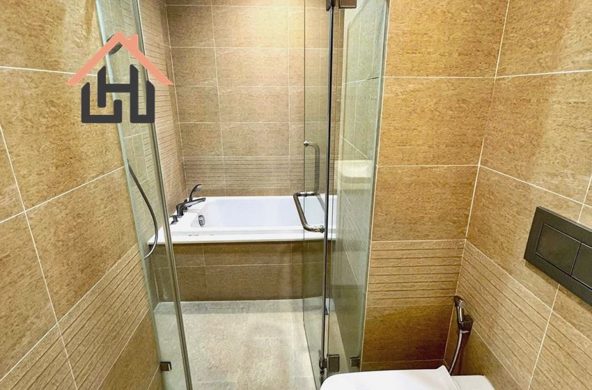 Bright & Stylish 2BR Apartment with Modern Furnishings, Vinhomes Metropolis, Hanoi