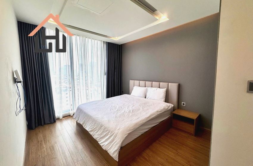 Bright & Stylish 2BR Apartment with Modern Furnishings, Vinhomes Metropolis, Hanoi