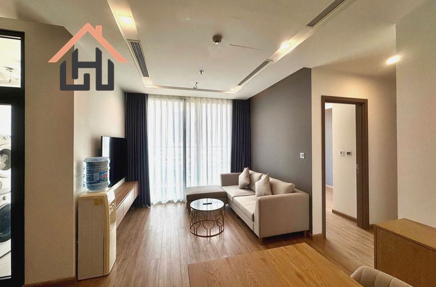 Bright & Stylish 2BR Apartment with Modern Furnishings, Vinhomes Metropolis, Hanoi