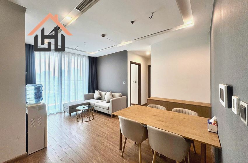 Bright & Stylish 2BR Apartment with Modern Furnishings, Vinhomes Metropolis, Hanoi