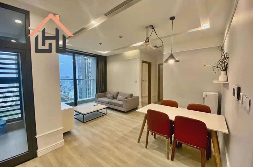Modern High-Floor 2-Bedroom Apartment, Vinhomes Metropolis, Hanoi