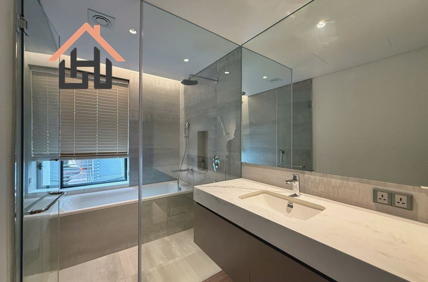 Modern and spacious 1 bedroom serviced apartment for rent in Tay Ho, Hanoi