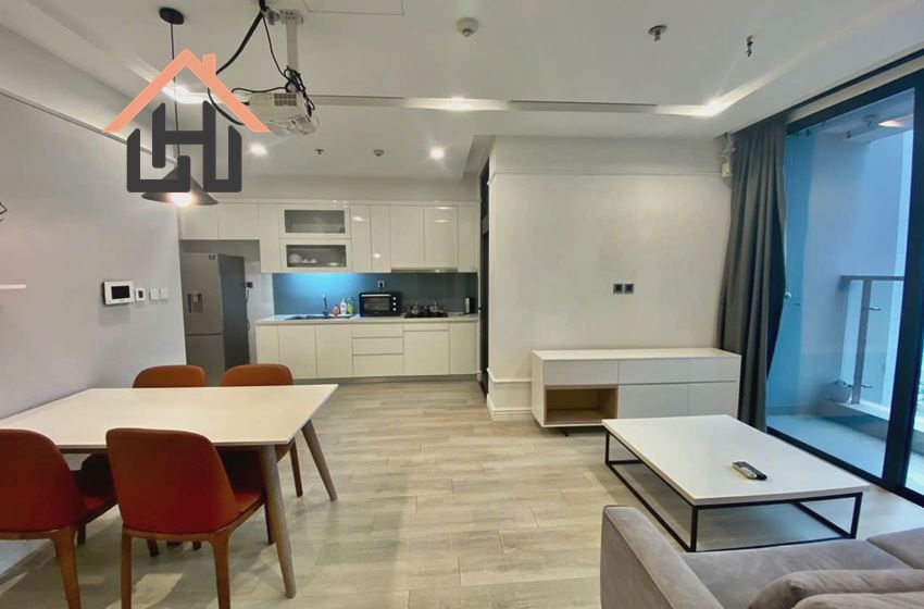 Modern High-Floor 2-Bedroom Apartment, Vinhomes Metropolis, Hanoi