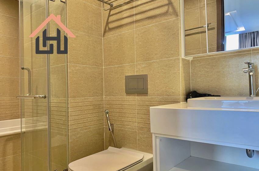 Nice 2-Bedroom Apartment with City View, Vinhomes Metropolis, Hanoi