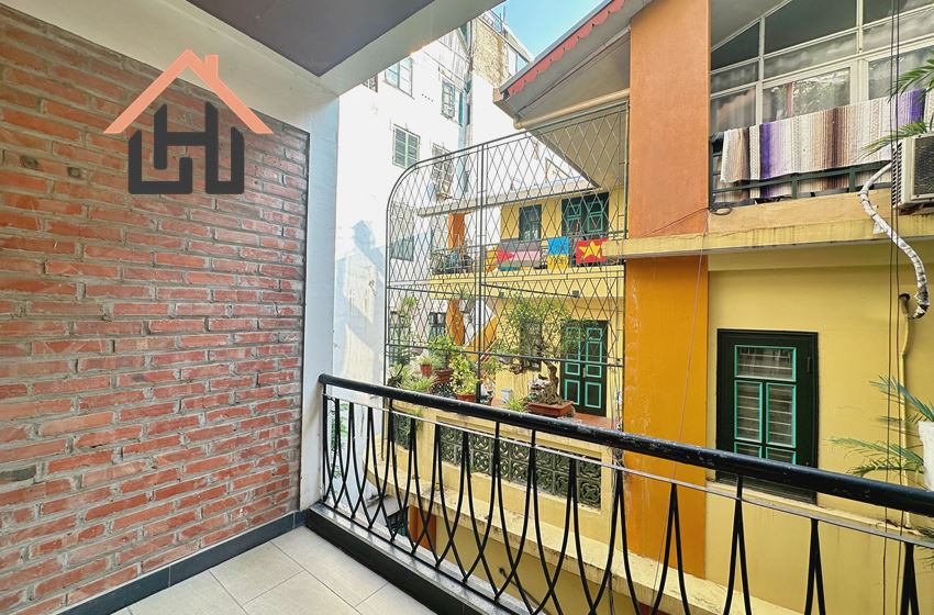 Spacious One-Bedroom Apartment with balcony in Tu Hoa, West Lake, Hanoi
