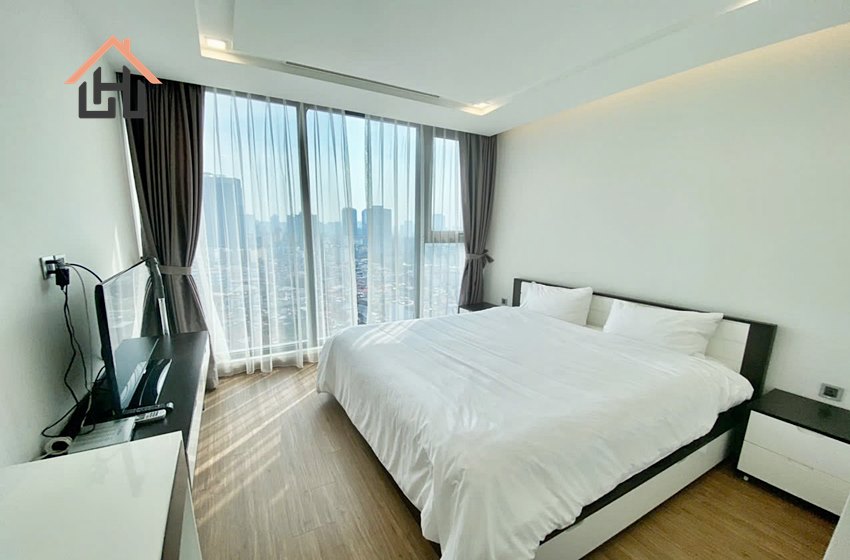 Nice 2 bedroom apartment for rent in Vinhomes Metropolis, Hanoi