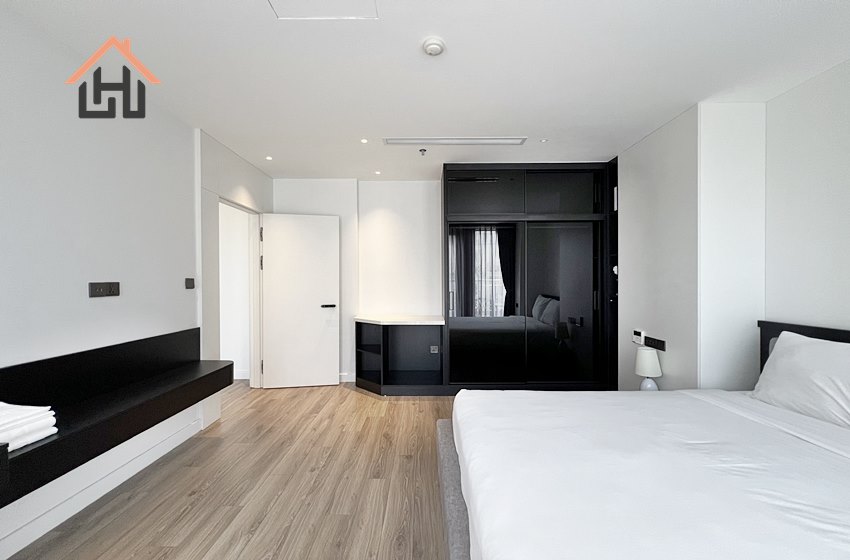 Beautiful 2 bedroom apartment for rent in Hoan Kiem with spacious balcony, Hanoi