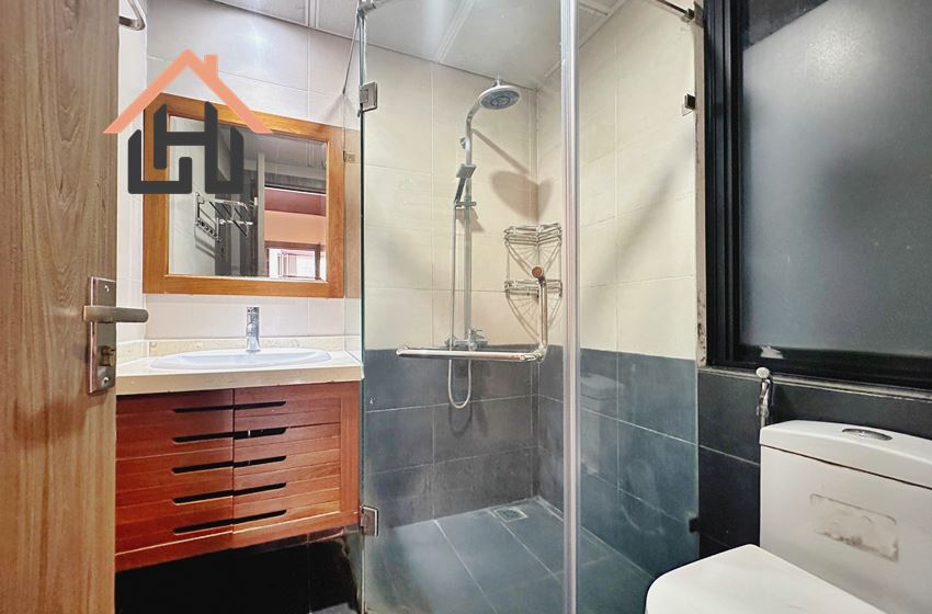 Spacious One-Bedroom Apartment with balcony in Tu Hoa, West Lake, Hanoi