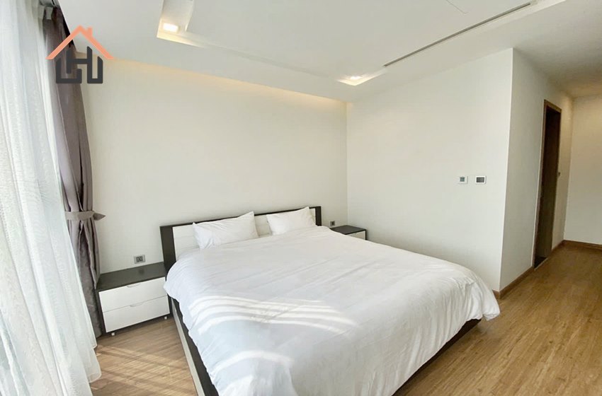 Nice 2 bedroom apartment for rent in Vinhomes Metropolis, Hanoi